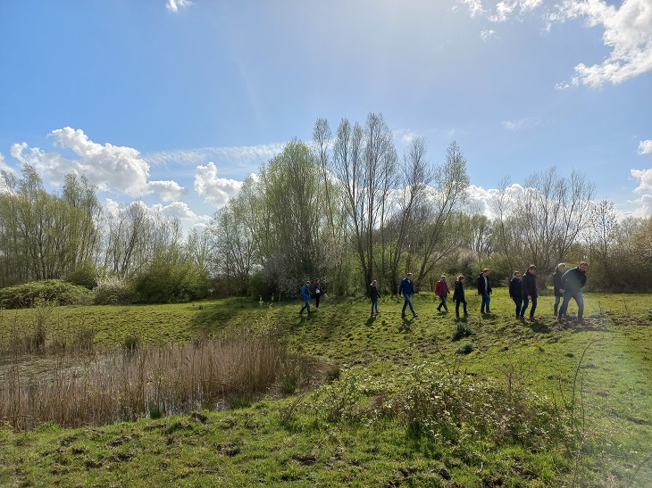 Op veldbezoek in Milsbeek voor maatregel Gebrande Kamp (KRW)