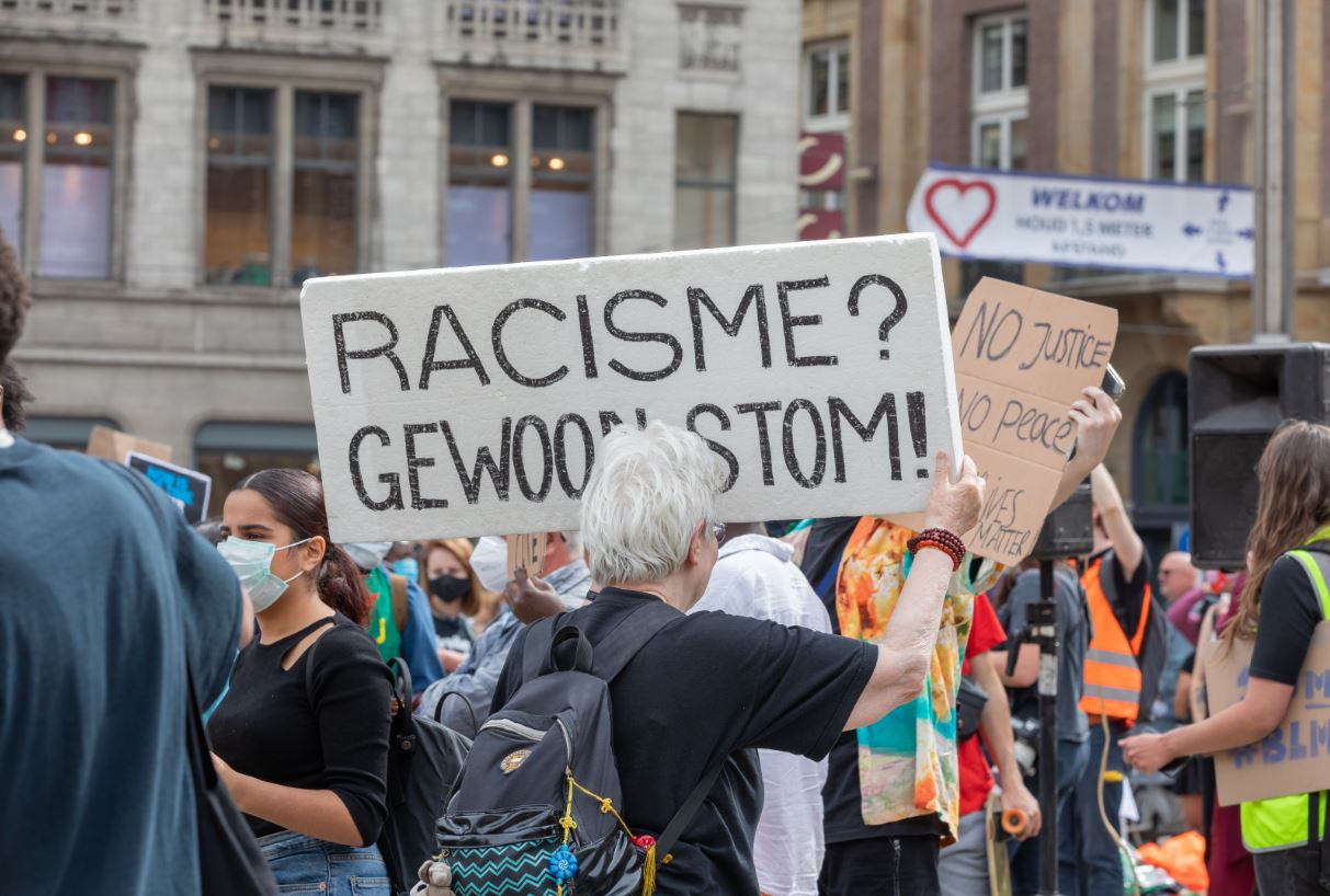 NCDR: Versterk Bescherming Tegen Discriminatie Door Overheid