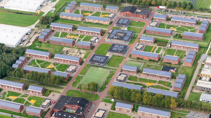 Luchtfoto van asielcomplex Ter Apel