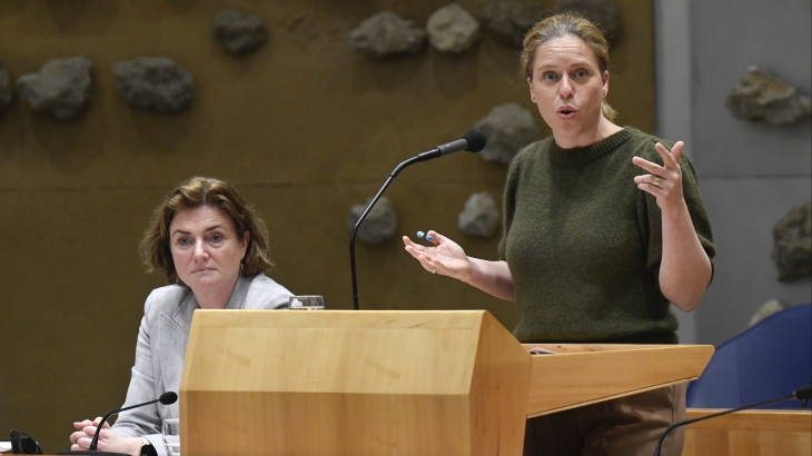 Ministers Carola Schouten en Karien van Gennip  in de Tweede Kamer (22 februari 2022)