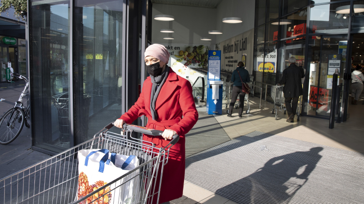 Wethouder Esmah Lahlah (Tilburg) leefde een maand op bijstandsniveau - maart 2021