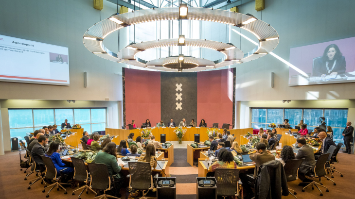 De raadszaal van de gemeente Amsterdam.