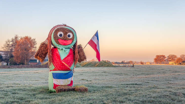 Stropop op een weiland van een melkveebedrijf in het Brabantse dorp Made.