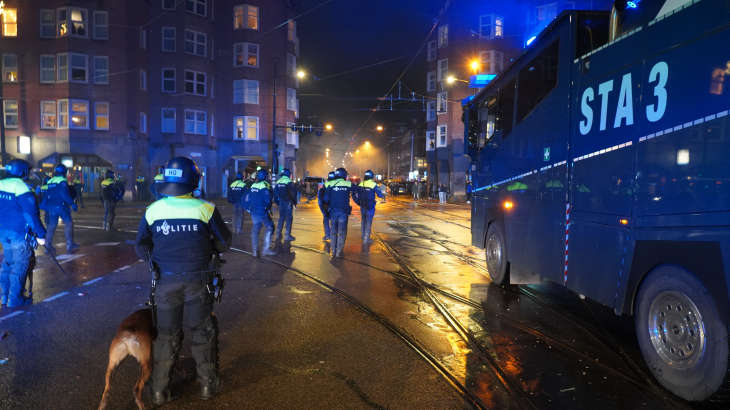 politie-mercatorplein-voetbal