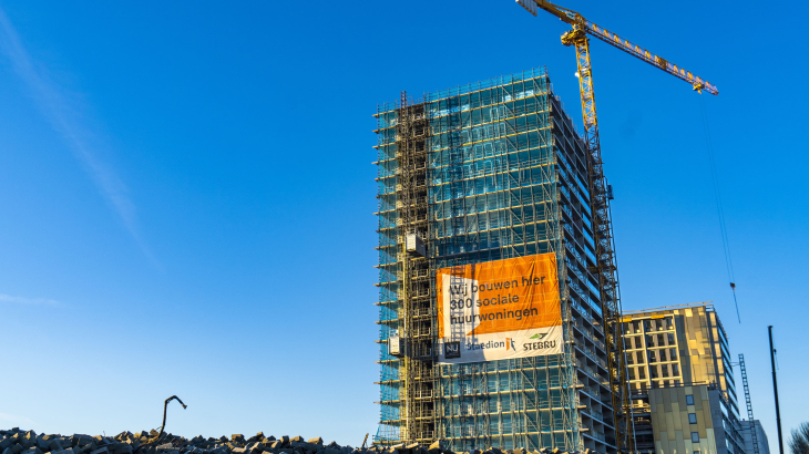 De bouw van sociale huurwoningen in de Haagse wijk Binckhorst begin dit jaar.