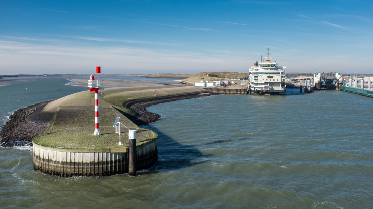 Een veerboot op Texel.