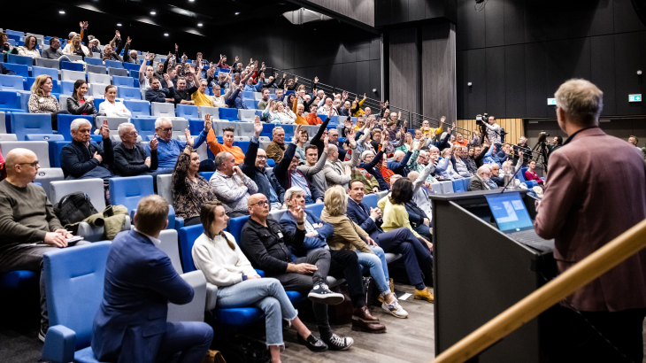 Presentatie onderzoek azc in Budel