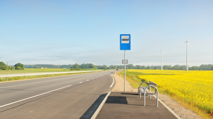 Bushalte op het platteland