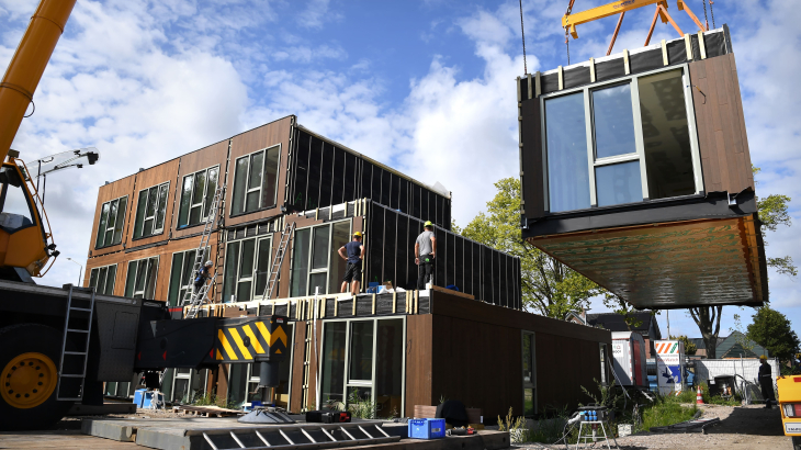 In Nieuw-Vennep werden in september 2019 flexwoningen geplaatst.