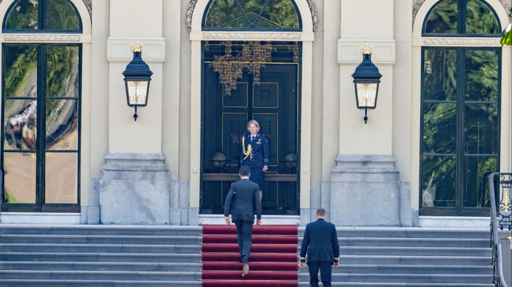 Demissionair premier Rutte komt zaterdag aan op paleis Huis ten Bosch om koning Willem-Alexander bij te praten over de val van het kabinet. 
