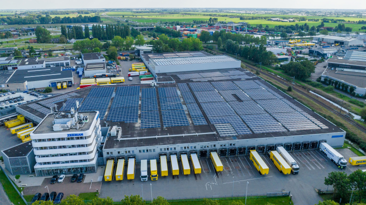 Het hoofdkantoor van Zeeman in Alphen aan den Rijn, met ook een distributiecentrum.