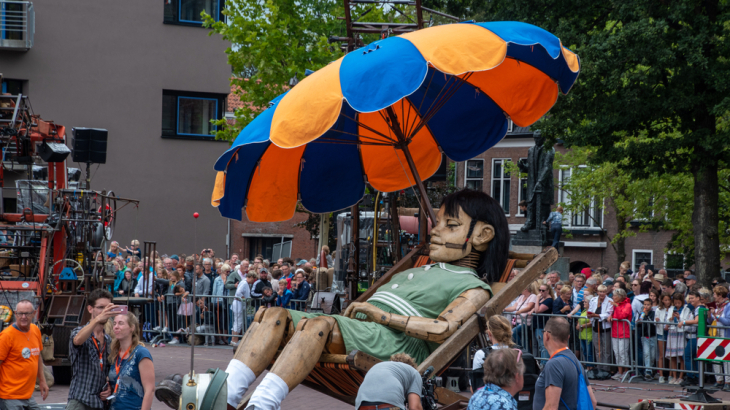 De Reuzen trekken in 2018 door Leeuwarden 