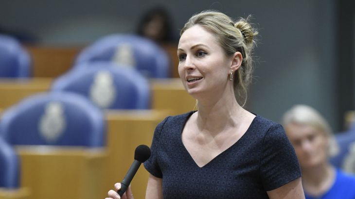 Queeny Rajkowski (VVD) in debat in de Tweede Kamer