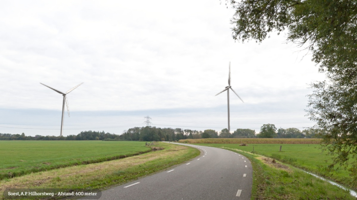 Op de locatie De Isselt bij Amersfoort staan twee turbines van 210 meter hoog gepland. Op website www.rom3d.nl/360/soesterwijkwiek/ is de impact in 3D te zien.