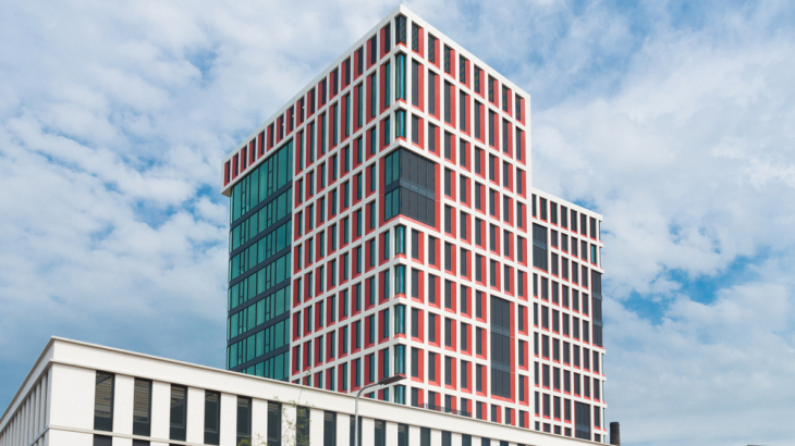 Stadhuis Almelo_shutterstock_319838720