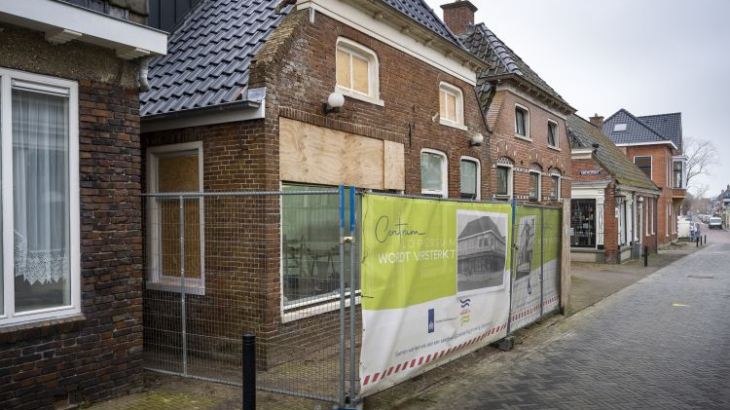 Beschadigde woning in Loppersum