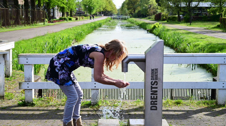 Een drinkwaterpunt in het Drentse Veenhuizen, afgelopen april.