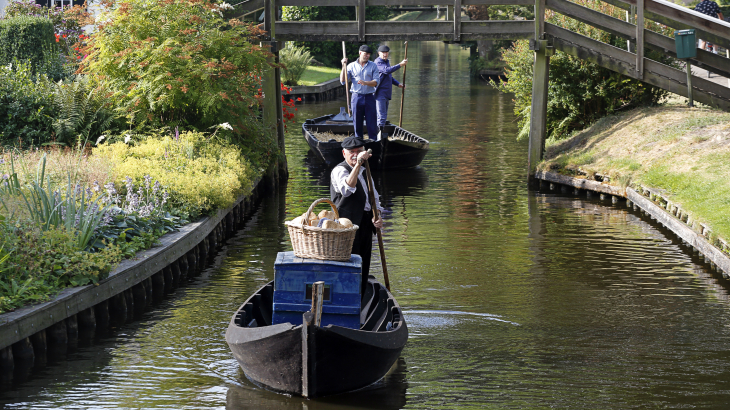 De gondelvaart in Giethoorn staat op de lijst Immaterieel Erfgoed Nederland Foto: Branko de Lang (ANP)