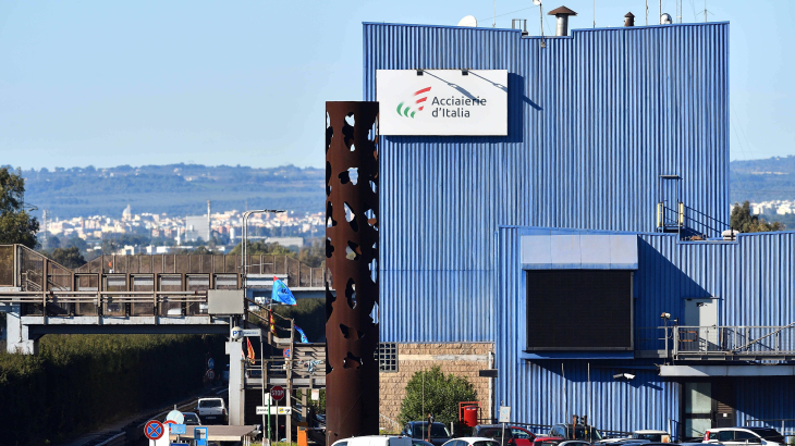 De staalfabriek Ex-Ilva in de Zuid-Italiaanse stad Taranto. 