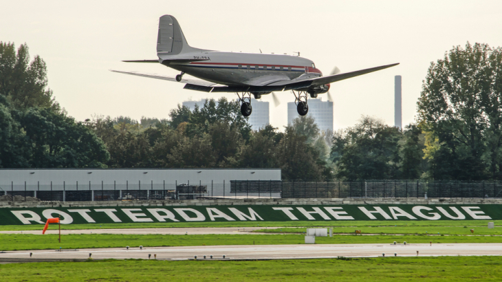 Vliegtuig vertrekt van Rotterdam The Hague Airport