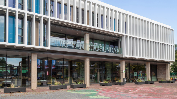 gemeentehuis-roosendaal-shutterstock_2403646105