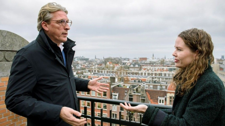 Menno Weij en Elisabeth IJmker op het dak van Capital C in Amsterdam