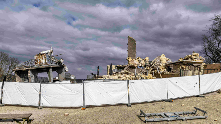 De ingestorte Wilhelminatoren bij Valkenburg  