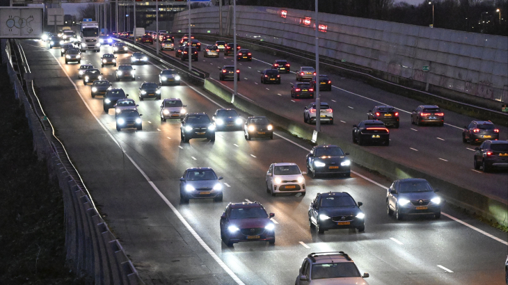 Verkeersdrukte afgelopen januari op de A20 bij Rotterdam.