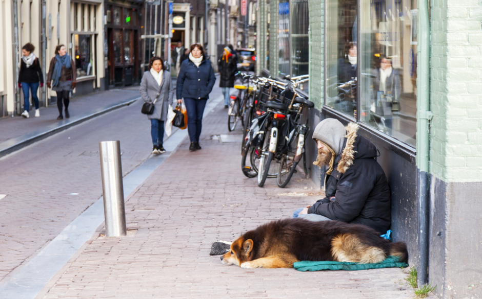Dakloze-Amsterdam-shutterstock-413097871.jpg