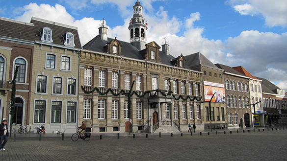 stadhuis-roermond.jpg