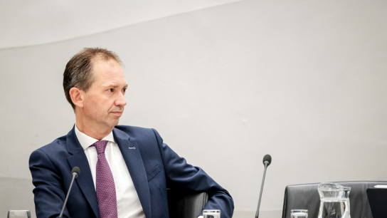 Eddy van Hijum, minister van Sociale Zaken en Werkgelegenheid, in de Tweede Kamer tijdens een debat. Foto: Sem van der Wal (ANP)