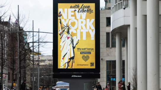 Reclamebord voor vliegreizen naar New York
