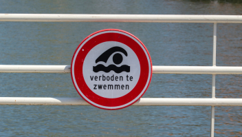 bord verboden te zwemmen