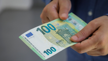 Geld - biljet van 100 euro