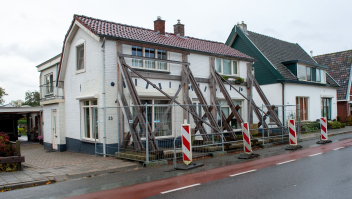 Gestut huis langs het kanaal Almelo-de Haandrik, eind vorig jaar.