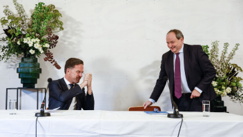 Premier Mark Rutte en staatssecretaris Vijlbrief presenteren kabinetsreactie