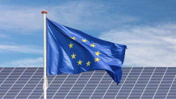Vlag Europa zonnepanelen