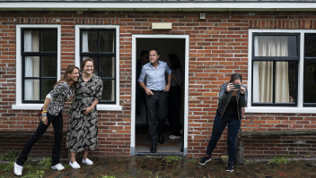 Demissionair premier Rutte bracht eind september een bezoek aan het Groningse dorp Woltersum.