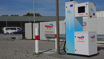 Een waterstoftankstation op een bedrijventerrein in Eindhoven.