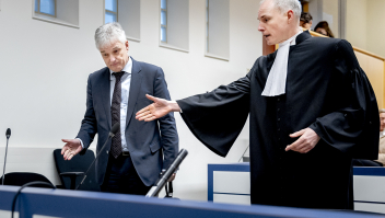 Burgemeester Jaap Velema van Westerwolde in de rechtbank tijdens het kort geding van de gemeente tegen het COA. Woensdag 10 januari 2024 Foto: Remko de Waal (ANP) 
