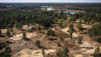 Een luchtfoto van het natuurgebied Kampina en Oisterwijkse Vennen.