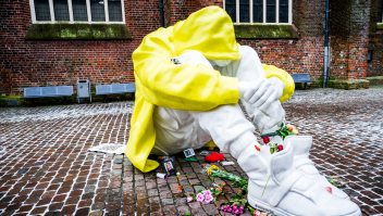 ‘Stille Strijd’ in Groningen. Het kunstwerk staat voor het feit dat suïcide de belangrijkste doodsoorzaak bij jongeren onder de dertig jaar. Foto: Venema Media (ANP)