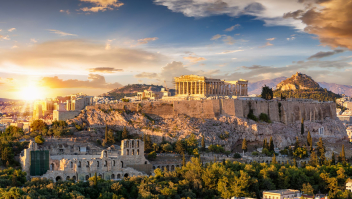 Zonsopgang achter de Acropolis in Athene