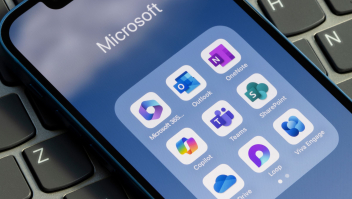 Smartphone met Microsoft apps waaronder Copilot