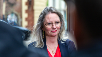 Minister Fleur Agema van Volksgezondheid, Welzijn en Sport bij aankomst op het Binnenhof. Foto: Sandra Uittenbogaart (ANP). 