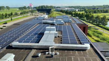 zonnepanelen op een bedrijf