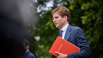 Staatssecretaris Vincent Karremans (Jeugd, Preventie en Sport) komt aan bij het Catshuis voor de ministerraad. Foto: Phil Nijhuis (ANP) 