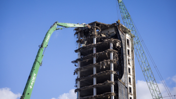 Aan de Rijswijkseweg in Den Haag moet een toren plaats maken voor twee nieuwe woontorens van 105 en 140 meter hoog.