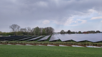 Een klein deel van zonnepark Fledderbosch bij het Groningse Ten Boer.