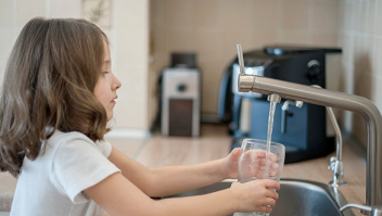 water-uit-kraan---shutterstock-1283304394.jpg